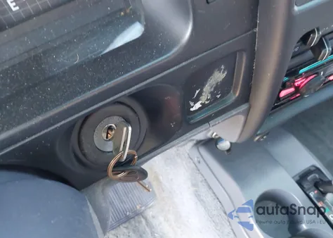 1998 Toyota Tacoma Prerunner из США, поврежденный, VIN 4TASM92N6WZ144615